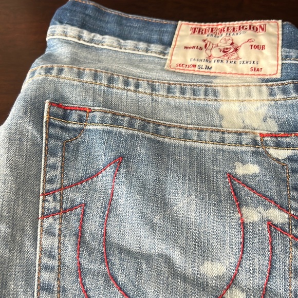 I am selling an authentic pair of True Religion Jean. Size 36 - Picture 1 of 5